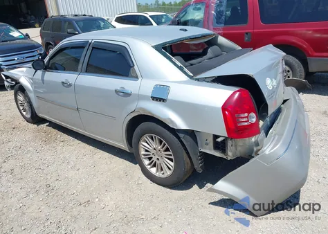 2010 Chrysler 300 Touring/Signature Series/Executive Series from USA, damaged, VIN 2C3CA5CV5AH276335